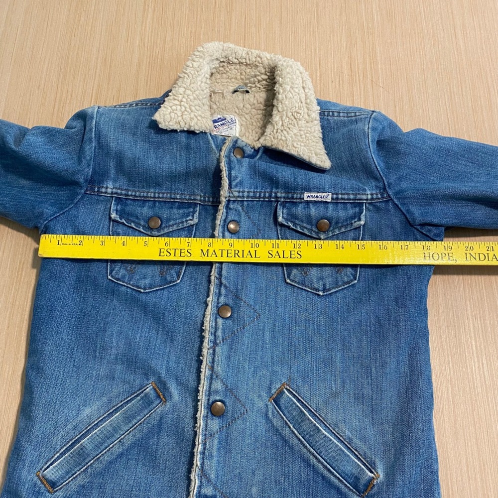 VINTAGE Wrangler Blue Denim Jean Jacket with Cream Sherpa Collar - Picture 3 of 5